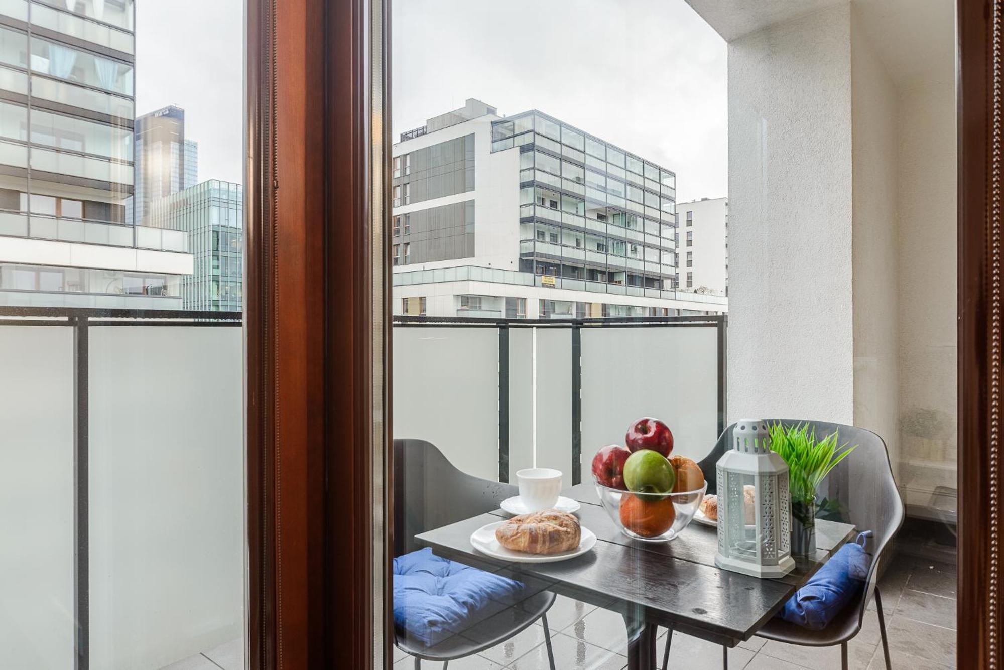Cozy Family Apartments With Balcony Near Zlote Tarasy Warszawa Rom bilde