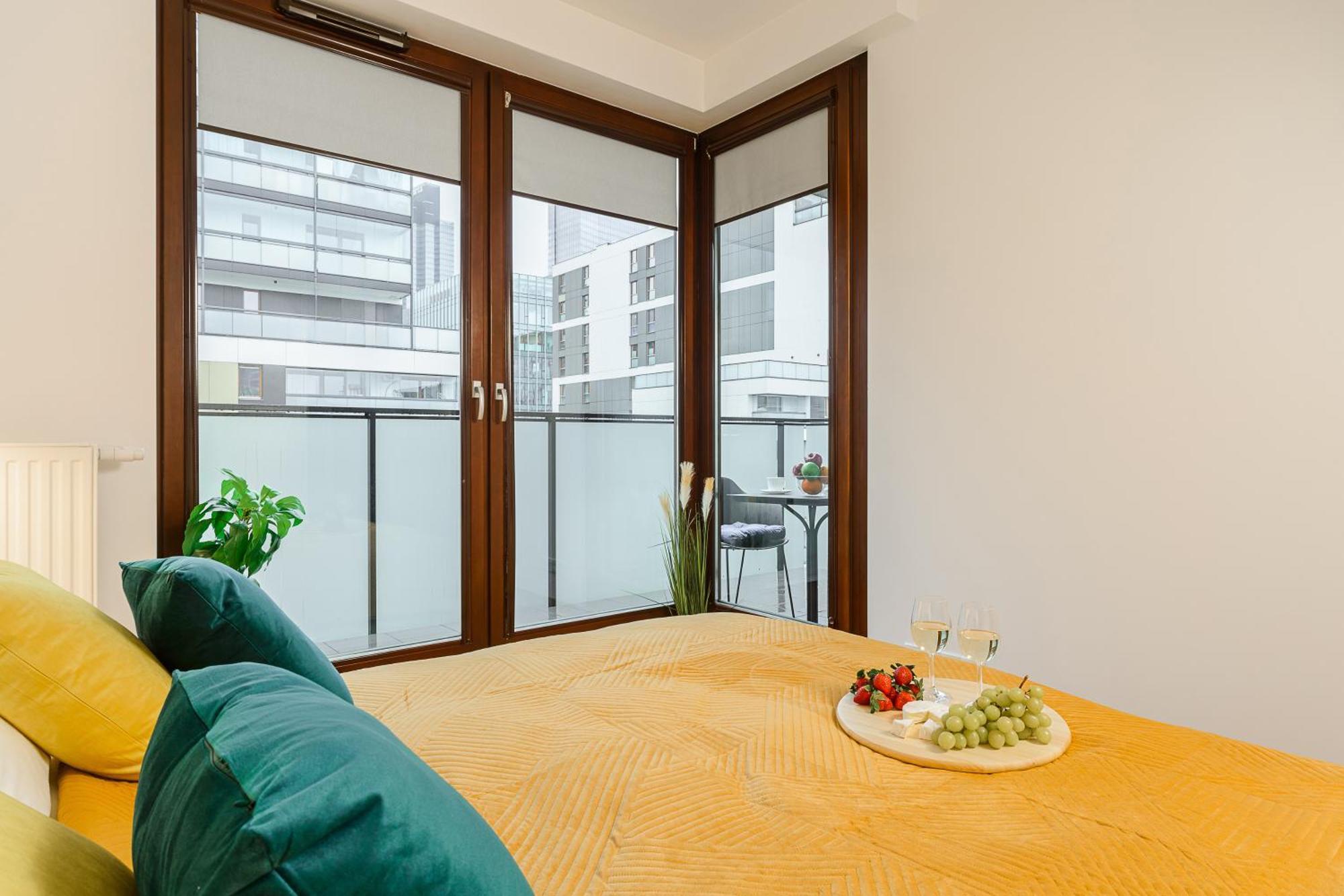 Cozy Family Apartments With Balcony Near Zlote Tarasy Warszawa Eksteriør bilde