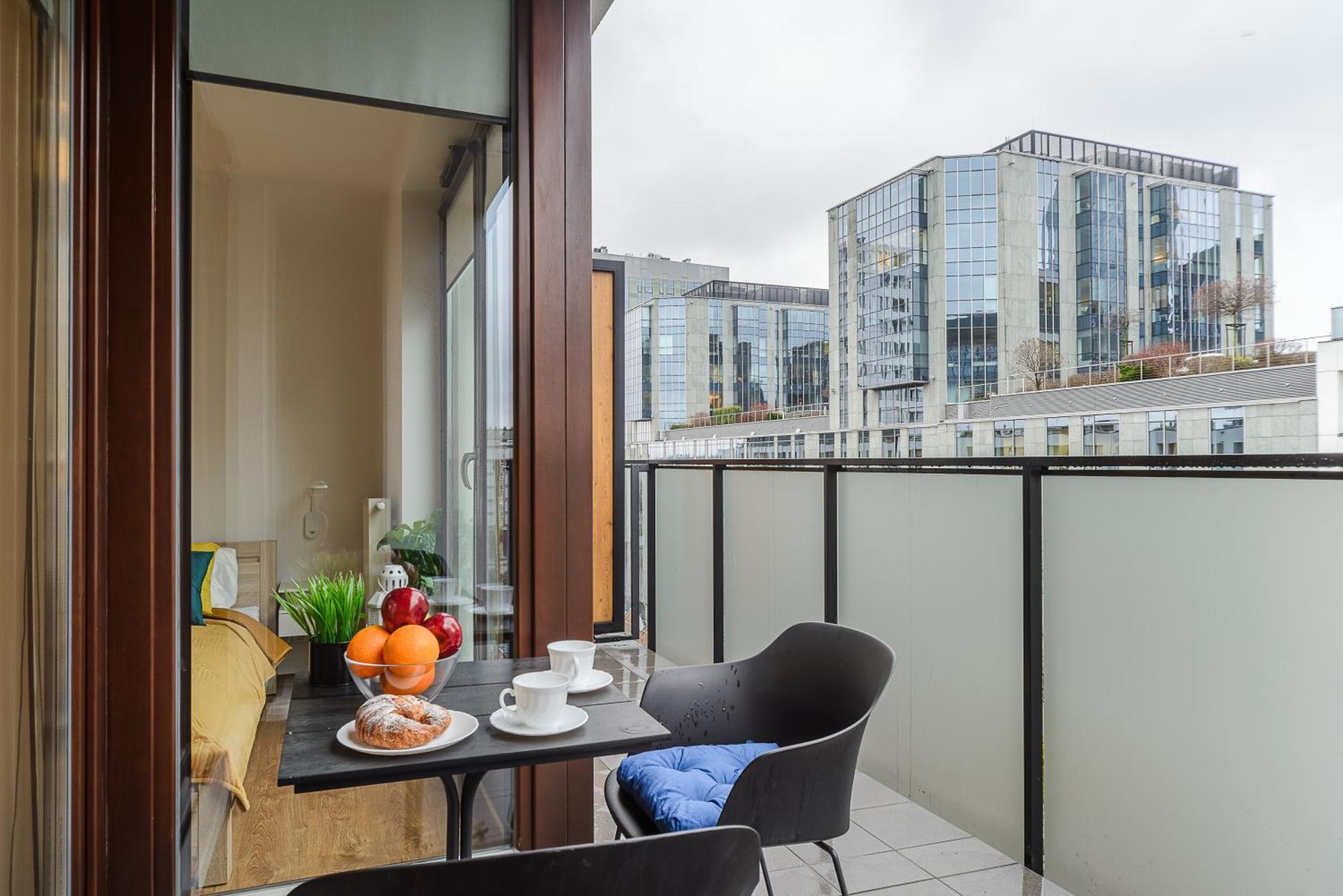 Cozy Family Apartments With Balcony Near Zlote Tarasy Warszawa Rom bilde